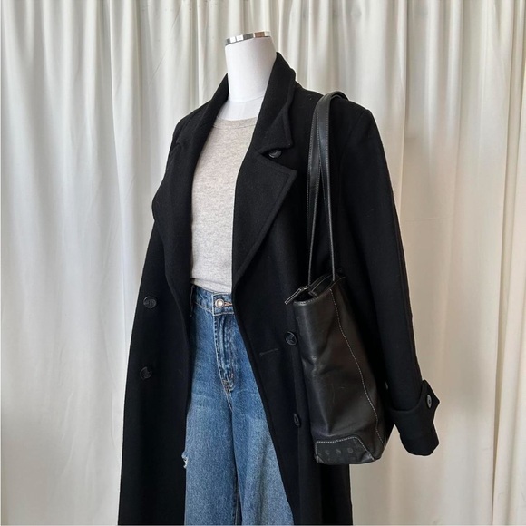 Vintage Stephanie Mathews black wool overcoat size 10 Petite. - Picture 3 of 8